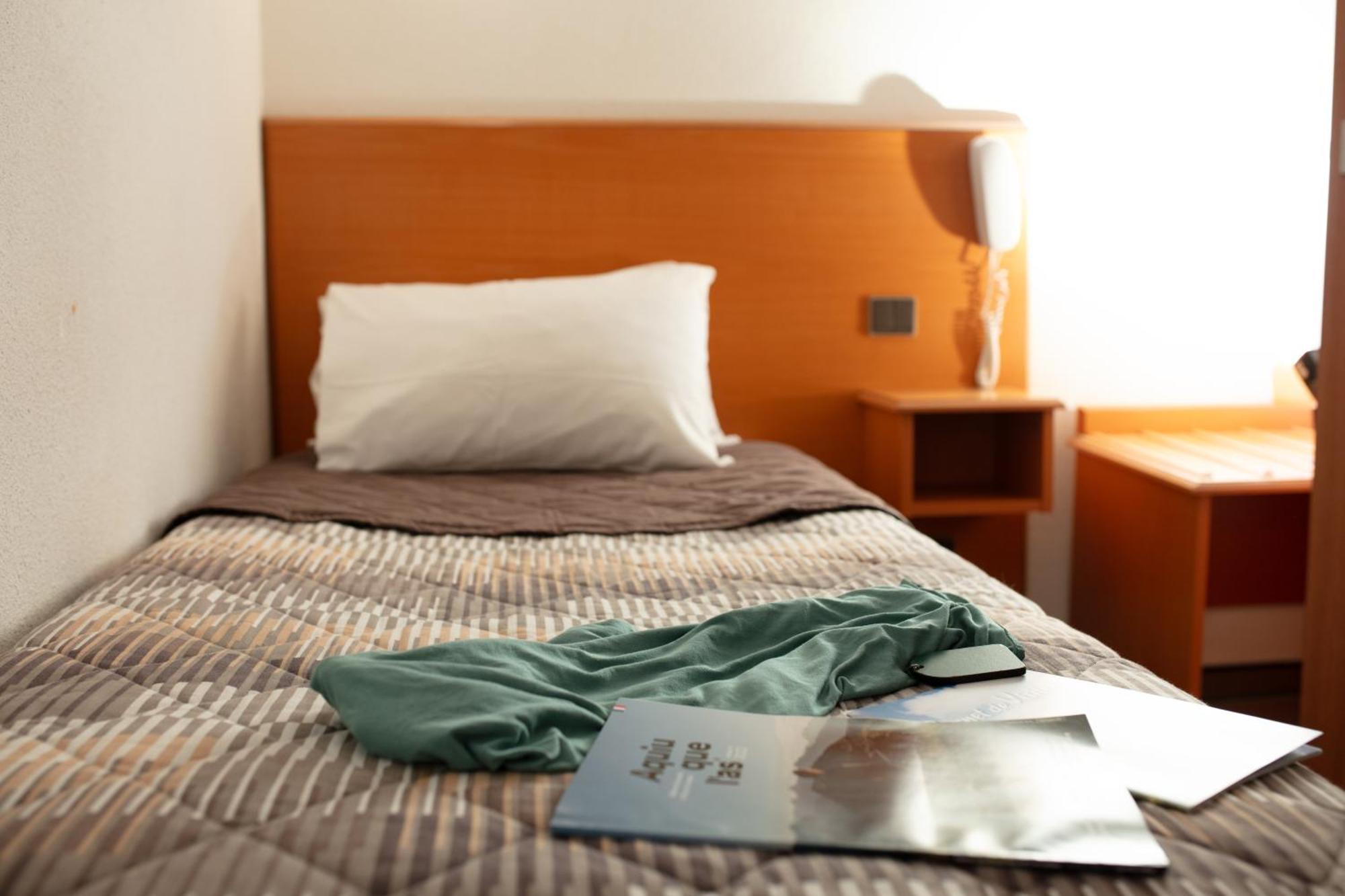 Hotel Compostelle لورد المظهر الخارجي الصورة